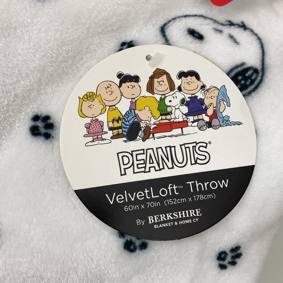 Berkshire Peanuts VelvetLoft throw 60”x70” Snoopy Woodstock extra long NWT! - Picture 4 of 10